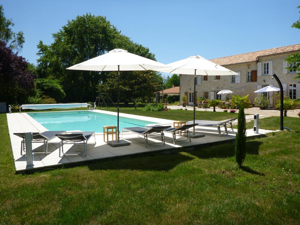 Domaine Du Papillon Acomodação com café da manhã Lesparre-Médoc Exterior foto