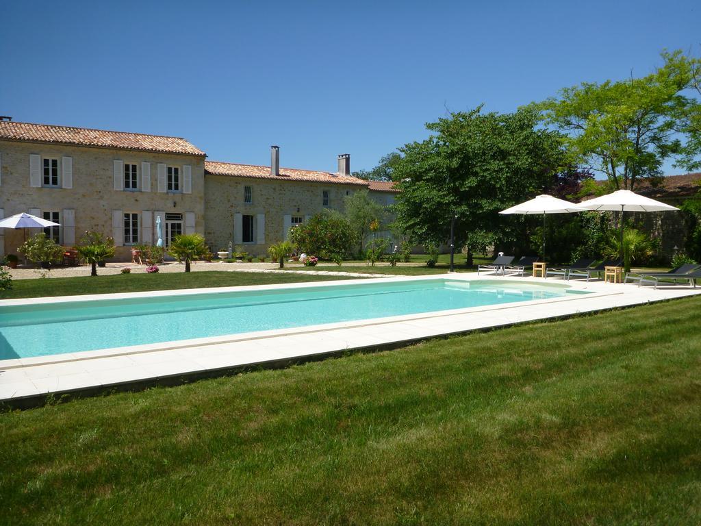 Domaine Du Papillon Acomodação com café da manhã Lesparre-Médoc Exterior foto