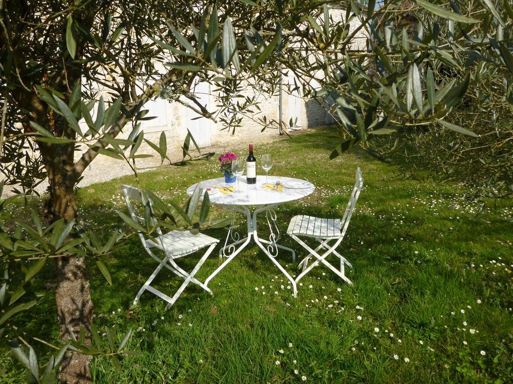 Domaine Du Papillon Acomodação com café da manhã Lesparre-Médoc Quarto foto