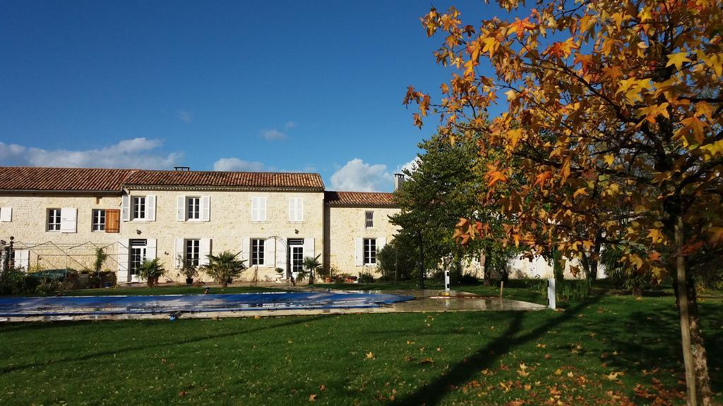 Domaine Du Papillon Acomodação com café da manhã Lesparre-Médoc Exterior foto