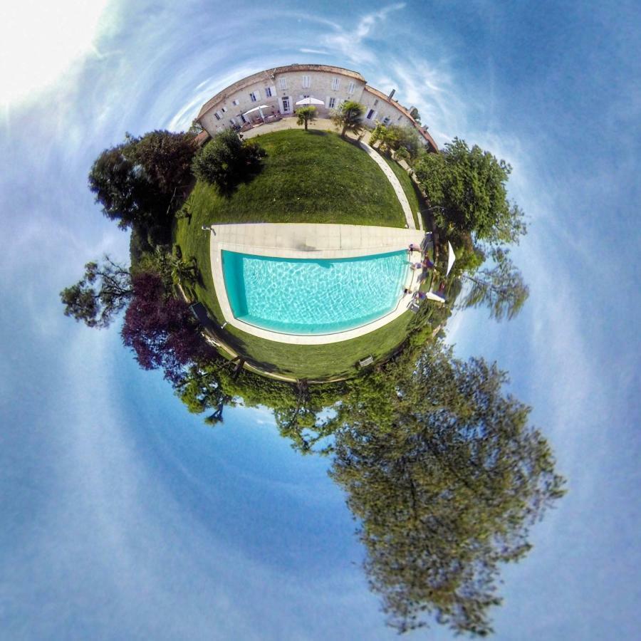 Domaine Du Papillon Acomodação com café da manhã Lesparre-Médoc Exterior foto